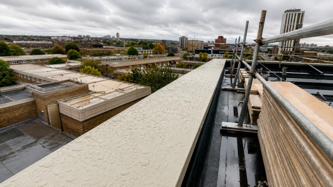 Â Parapet Wall Aluminium Coping: UK Specification Guide 7 parapet wall aluminium coping rainwater roof edge